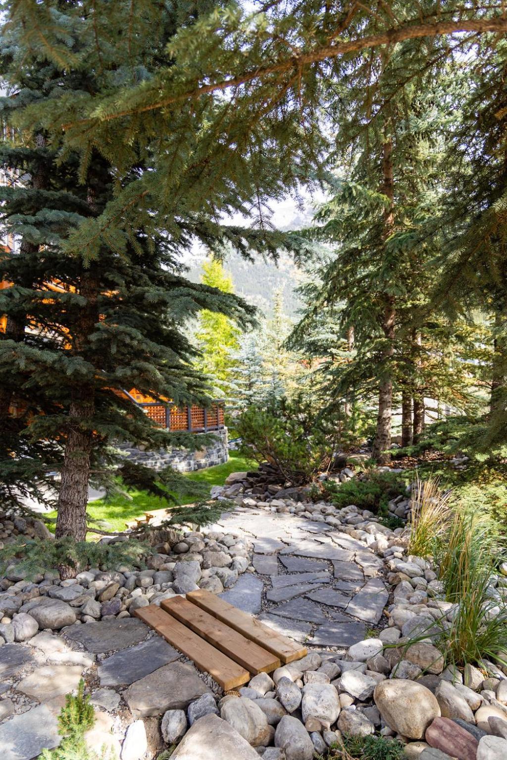 A Bear And Bison Country Inn Canmore Esterno foto