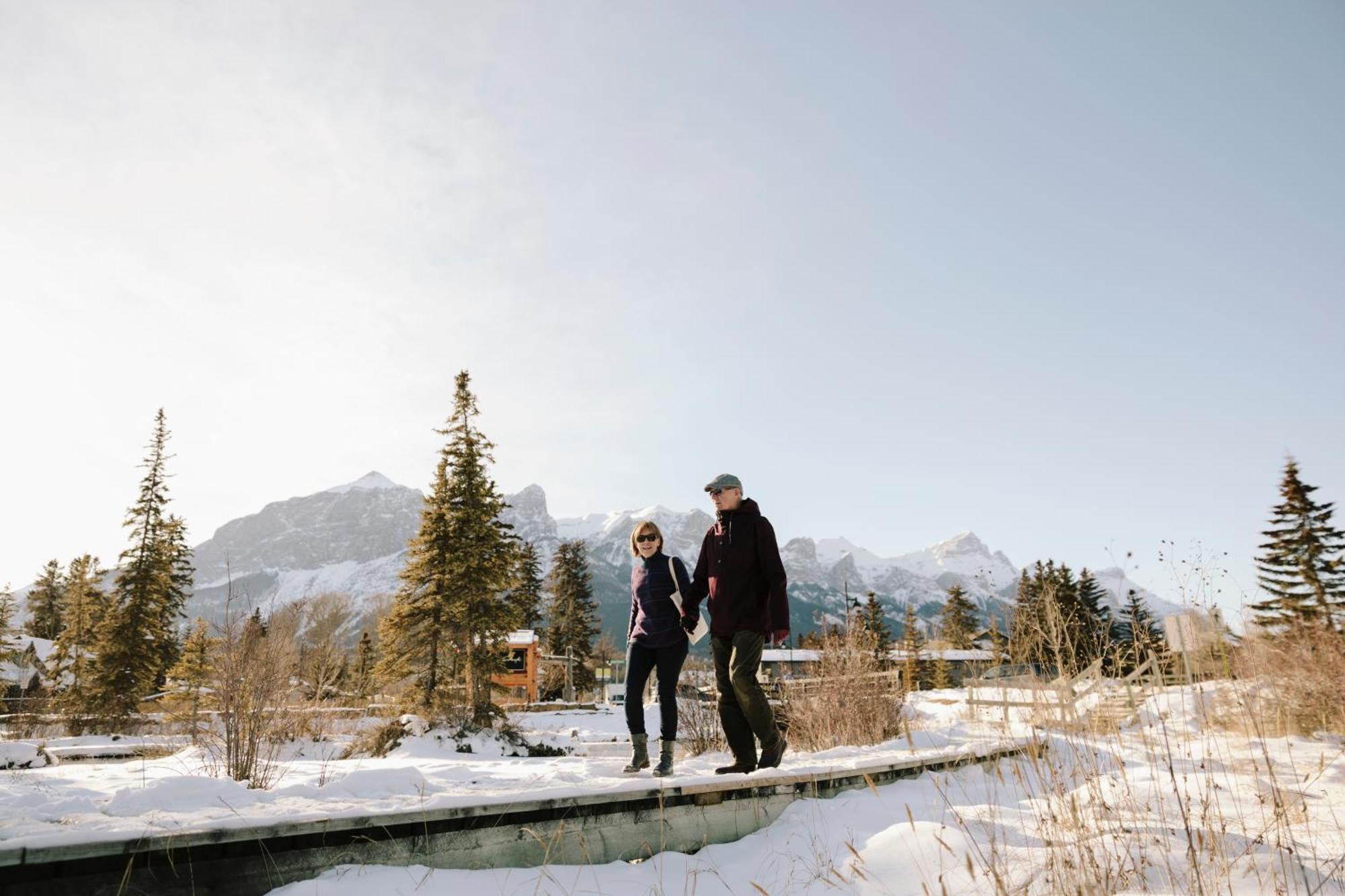 A Bear And Bison Country Inn Canmore Esterno foto